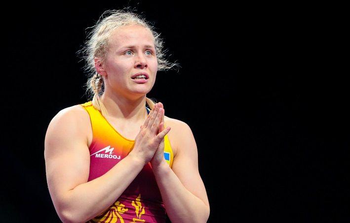 Две украинки завоевали золотые медали на чемпионате Европы по борьбе (видео)