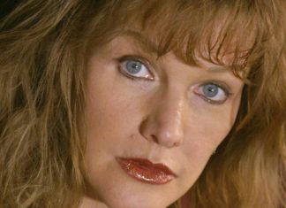 Елена Проклова содержит никогда не работавшую 26-летнюю дочь