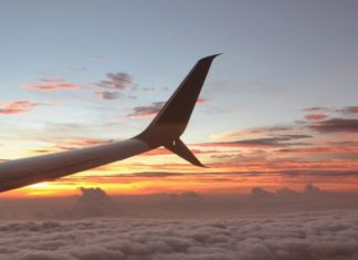 Лайнер из Москвы сел в Симферополе с неисправными шасси