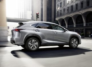 Lexus NX нового поколения попался шпионам: ещё в камуфляже, но дизайн давно раскрыт