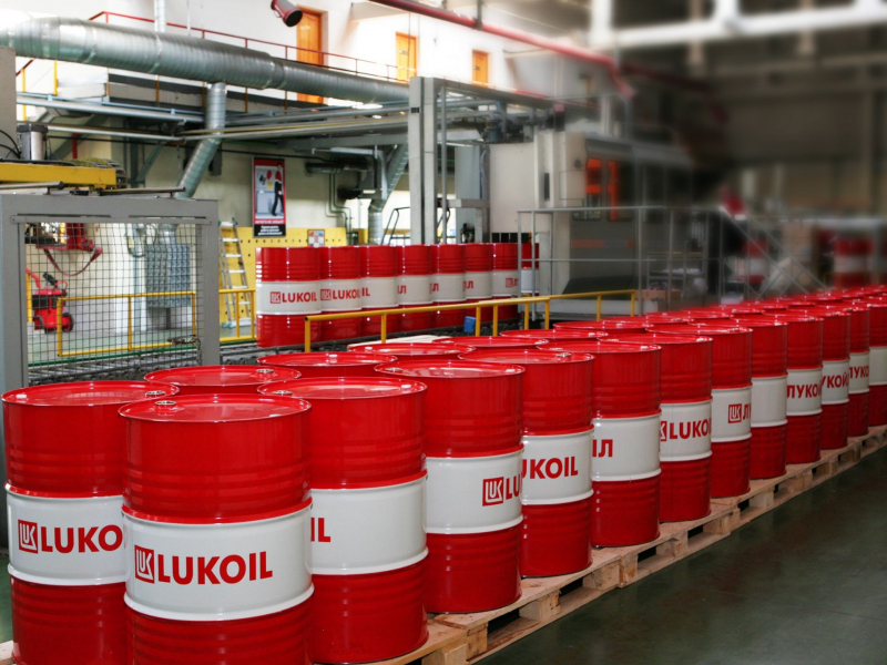 Лукойл обновил линейку моторных масел для коммерческой техники