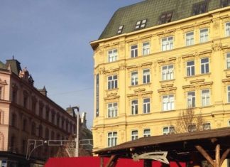 Посол России в Праге Змеевский прибыл в чешский МИД