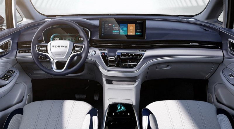 Roewe решила потягаться с Lexus и Buick: минивэн iMax8 стал четырехместным и обрёл телевизор