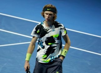 Рублев потерпел поражение от 19-летнего Синнера в четвертьфинале турнира в Барселоне