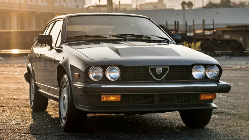 Alfa Romeo GTV6 Марио Андретти выставлена на продажу: скромный пробег и почти без коррозии