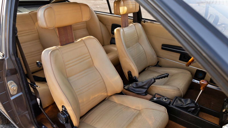 Alfa Romeo GTV6 Марио Андретти выставлена на продажу: скромный пробег и почти без коррозии