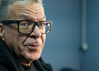 Андрей Ургант указал на существенную разницу между Москвой и Петербургом