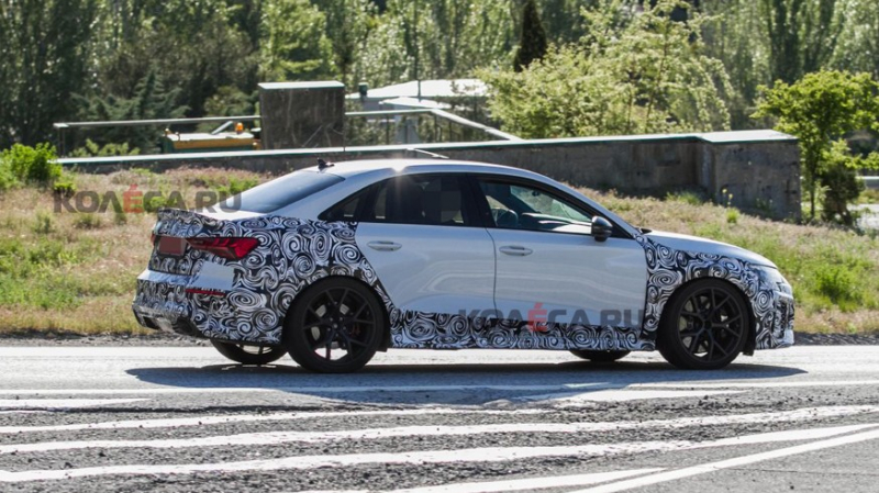 Audi завершает разработку нового поколения RS3: седан проехался на камеру