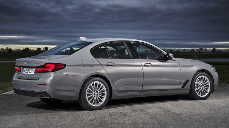 BMW 5 series готовится к смене генерации: первое изображение