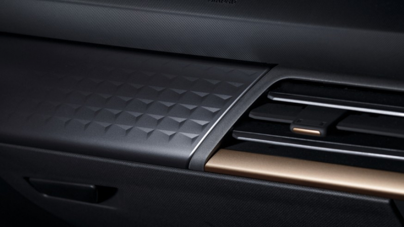 &laquo;Брат&raquo; Volkswagen ID.3: серийный хэтчбек Cupra Born показался на новых фото