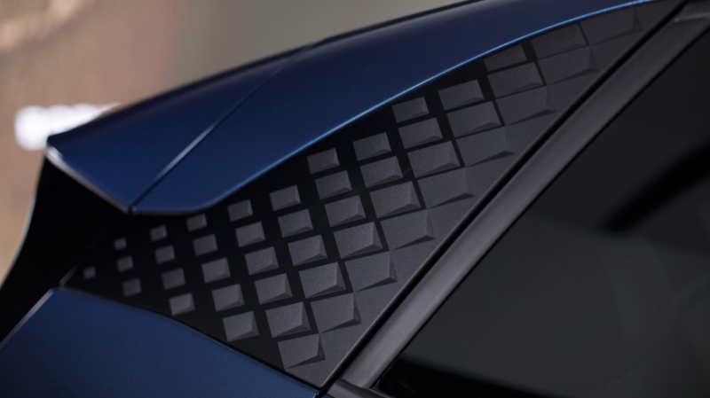 &laquo;Брат&raquo; Volkswagen ID.3: серийный хэтчбек Cupra Born показался на новых фото