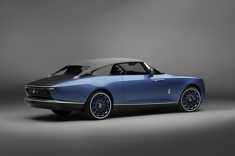 Бросить якорь и откупорить бутылки: Rolls-Royce представил уникальный кабриолет Boat Tail