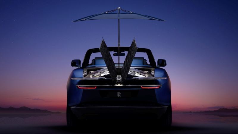 Бросить якорь и откупорить бутылки: Rolls-Royce представил уникальный кабриолет Boat Tail