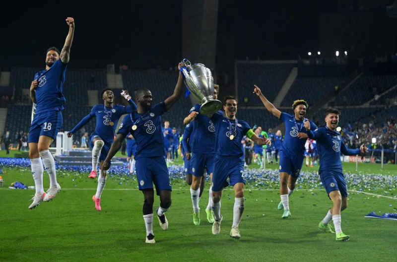 Челси во второй раз в истории выиграл Лигу чемпионов: яркие фото финала и церемонии награждения