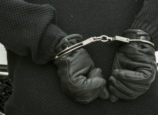 Депутата Геннадия Виноградова и его сына подозревают в причастности к убийству в 2003 году