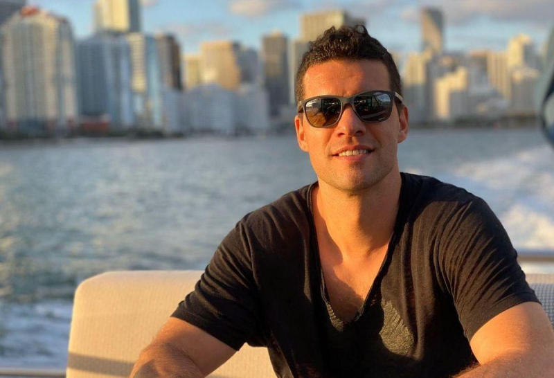 Девушек оставил без внимания: легенда немецкого футбола смотрел финал Лиги чемпионов в стриптиз-клубе (видео)