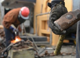 Директор ФСИН предложил альтернативу трудовым мигрантам