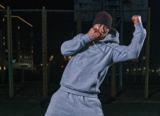 Дмитрий Бивол защитил титул чемпиона мира WBA в поединке с Крэйгом Ричардсом