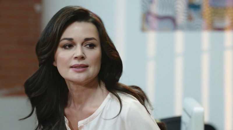 Дочери Заворотнюк хочется плакать из-за ужасных сплетен вокруг онкобольной мамы