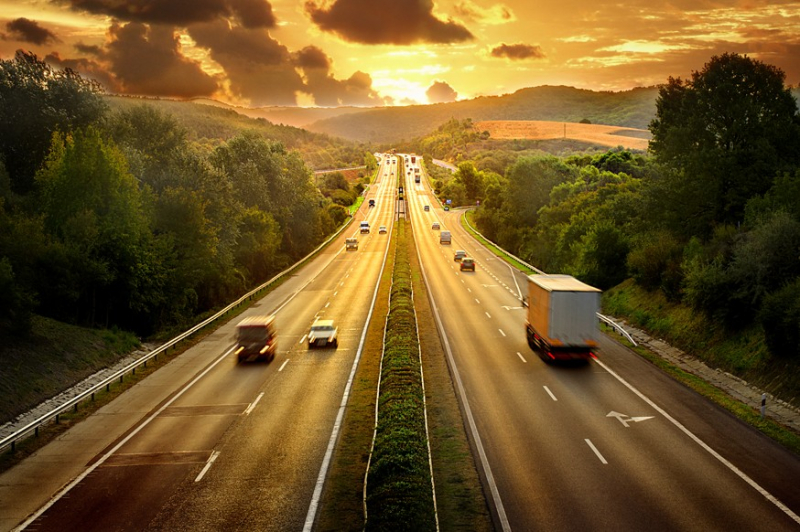 Движение становится быстрее: на платной трассе М-11 &laquo;Нева&raquo; повысят скоростной лимит