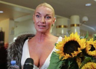 Фанаты назвали «мерзостью» шпагат Волочковой на шее возлюбленного