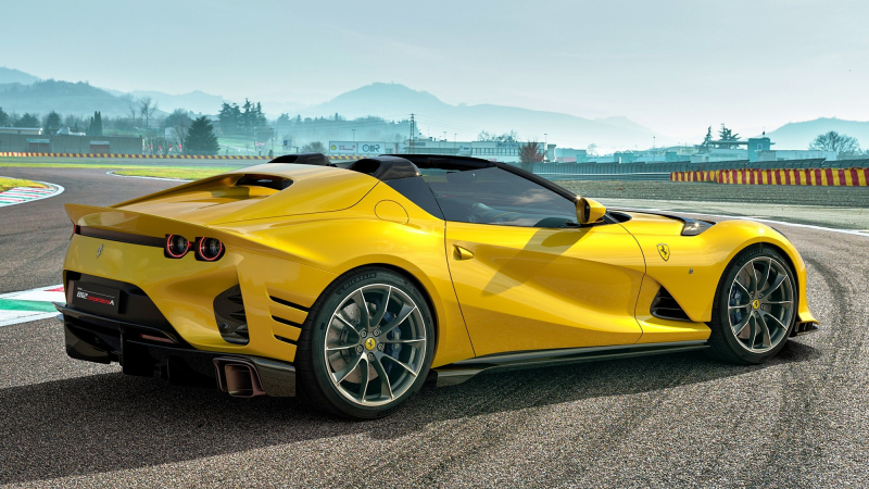 Ferrari 812 Competizione: изощрённая аэродинамика, сниженный вес и перерождённый V12