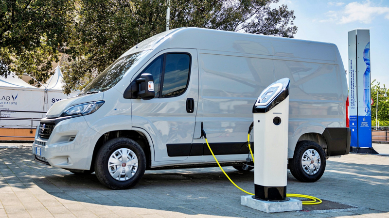 Fiat Ducato опять обновили: новый интерьер и более современные ассистенты водителя