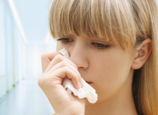 Инфекционист рассказал, как точно отличить COVID-19 от весенней аллергии