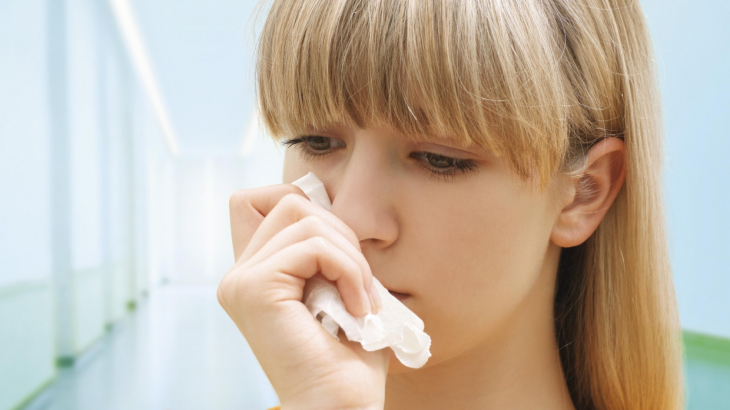 Инфекционист рассказал, как точно отличить COVID-19 от весенней аллергии