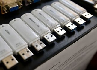 IT-эксперт Кашкин назвал способ восстановить исчезнувшие данные с флешки