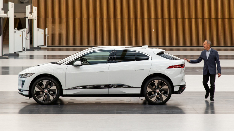 Jaguar продолжает рвать с прошлым: уволен шеф-дизайнер Джулиан Томсон