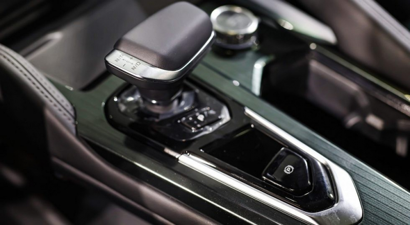 Кросс Geely с начинкой Volvo, обещанный и РФ: самый дорогой в гамме, но дешевле Tiguan и RAV4