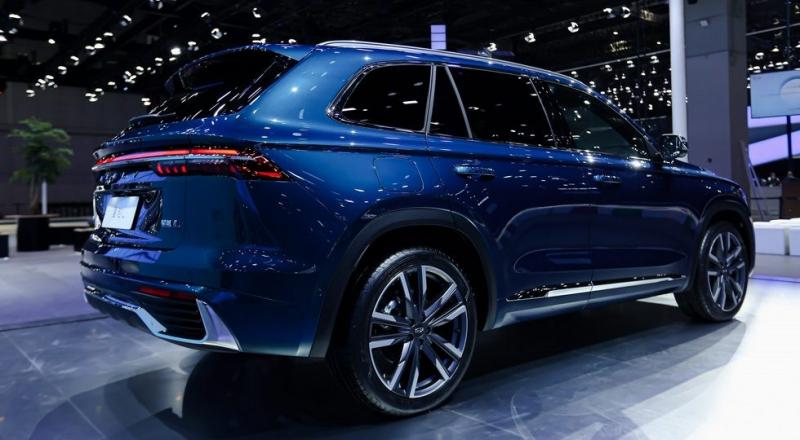 Кросс Geely с начинкой Volvo, обещанный и РФ: самый дорогой в гамме, но дешевле Tiguan и RAV4