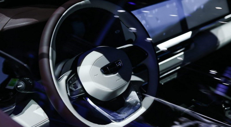 Кросс Geely с начинкой Volvo, обещанный и РФ: самый дорогой в гамме, но дешевле Tiguan и RAV4