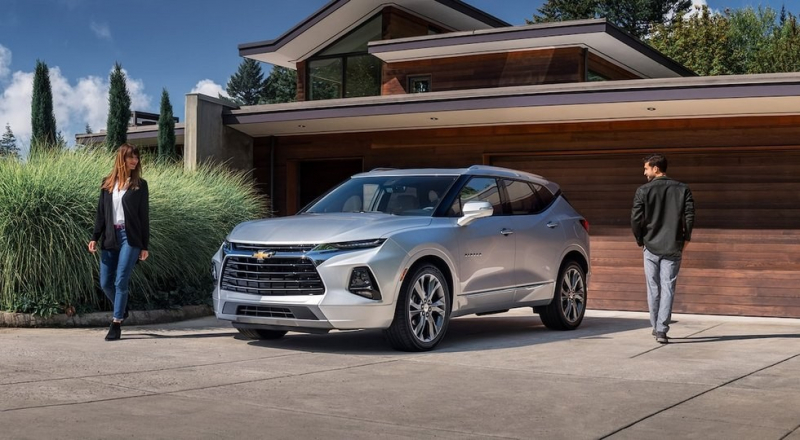 Кроссовер Chevrolet Blazer лишится базового мотора, зато заиграет новыми красками