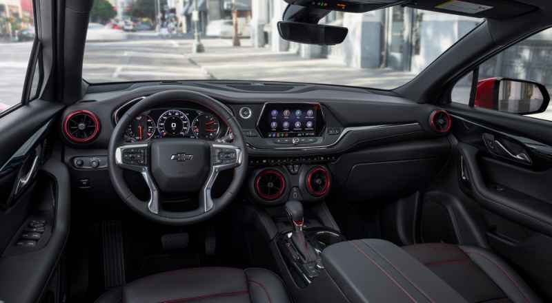 Кроссовер Chevrolet Blazer лишится базового мотора, зато заиграет новыми красками