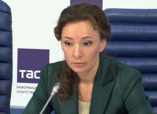 Кузнецова приехала в больницу к раненым детям в Казани