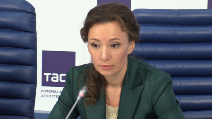 Кузнецова приехала в больницу к раненым детям в Казани