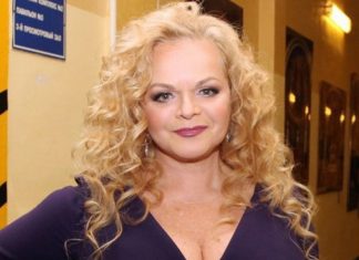 Лариса Долина в экстравагантном наряде покорила фанатов