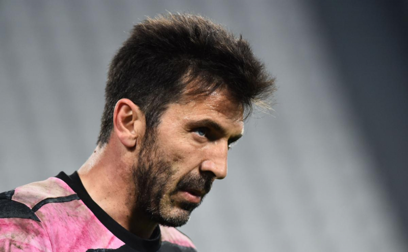 Легендарный 43-летний голкипер Буффон сделал заявление о своем будущем