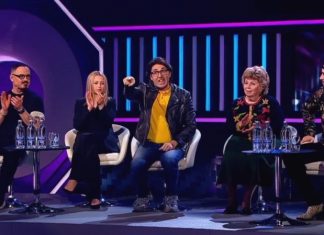 Малахов на эмоциях облил водой ведущего музыкального шоу