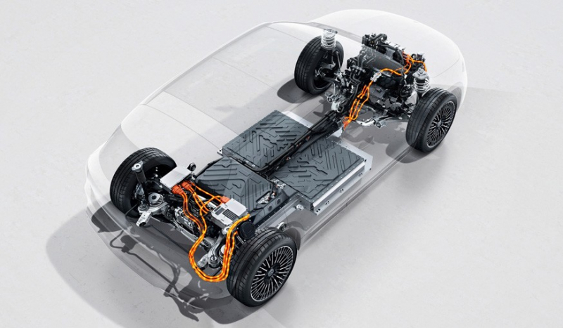 Mercedes-Benz расширил линейку EQA: теперь есть версии с полным приводом