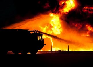 Мощный пожар произошел на мусороперерабатывающем заводе под Самарой