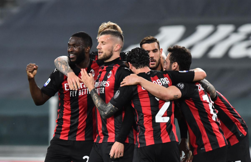 Нереализованный пенальти и историческое событие: Милан разгромил Ювентус в битве за Лигу чемпионов