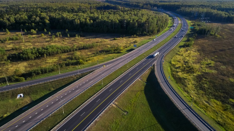Новая платная трасса М-12: строительство продолжается, уложен первый асфальт