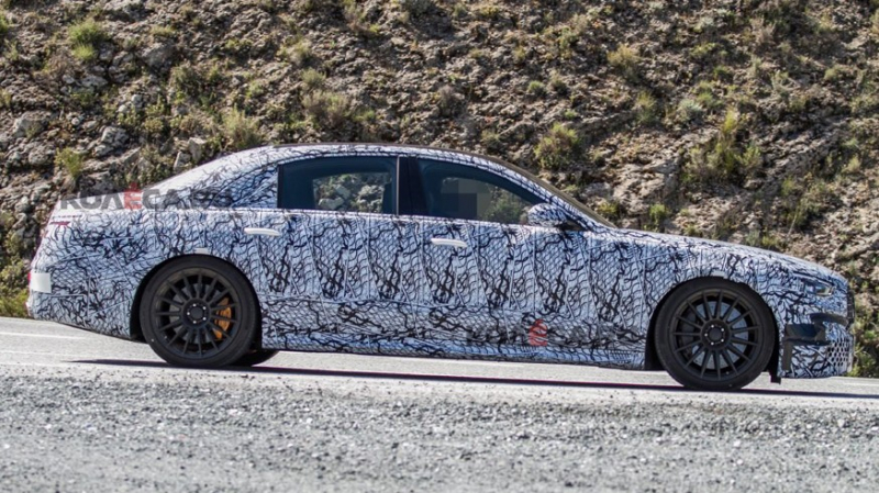 Новинки Mercedes-AMG: подключаемые гибриды GT 73 e и S 63 e попались на камеру
