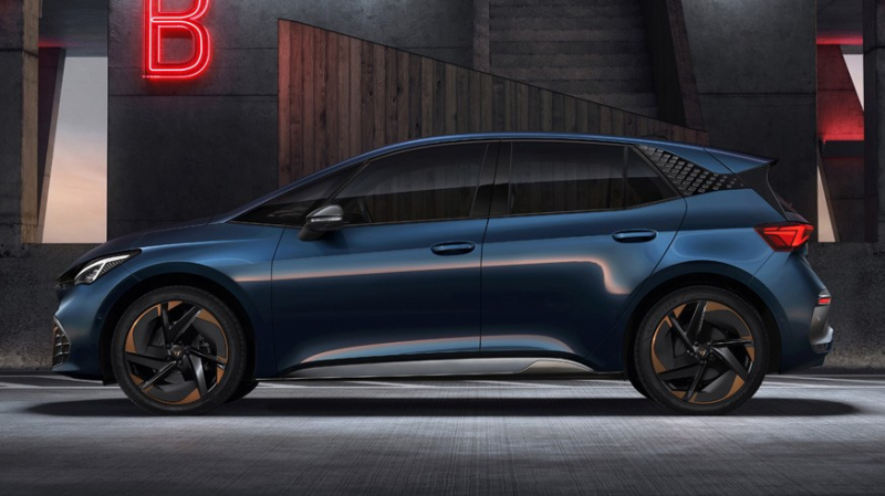 Новый хэтчбек Cupra Born: рассекречен более мощный &laquo;родственник&raquo; Volkswagen ID.3