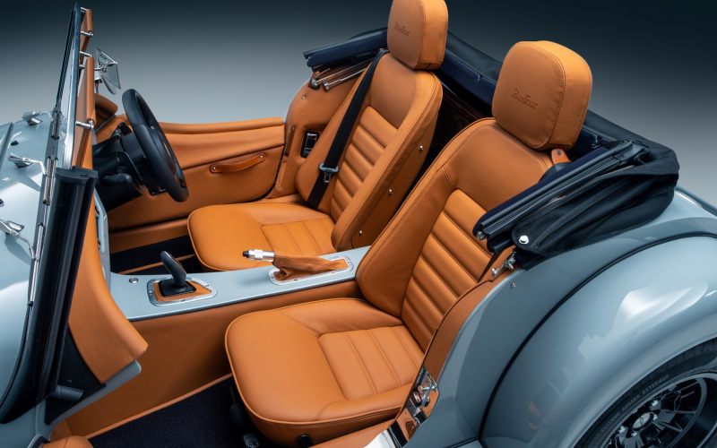 Обновлённые Morgan Plus Four и Plus Six: больше комфорта и неистовый рёв мотора