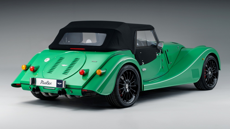 Обновлённые Morgan Plus Four и Plus Six: больше комфорта и неистовый рёв мотора