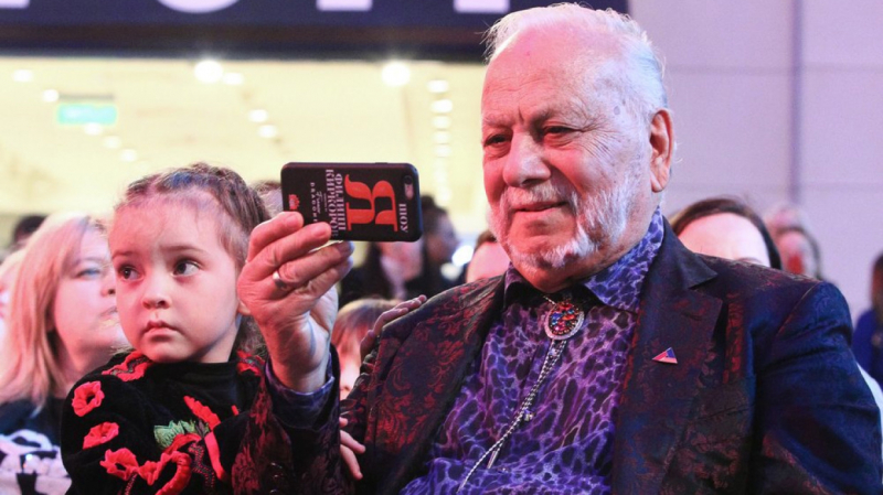 Отца Филиппа Киркорова госпитализировали из-за проблем с сердцем